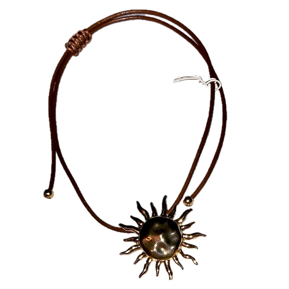NWT ⚜️☀️⚜️ ATTERRI Gorgeous Sunburst Golden Tone Pendant Necklace - Picture 6 of 16